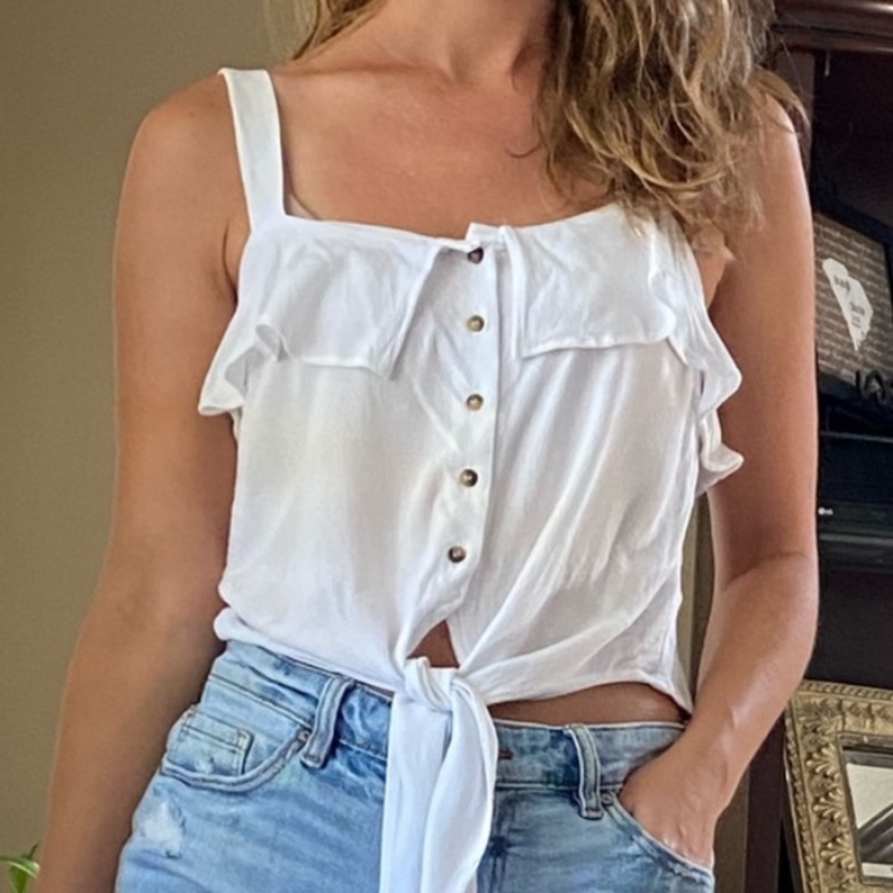 White Semi-Crop Button Up Tank size small